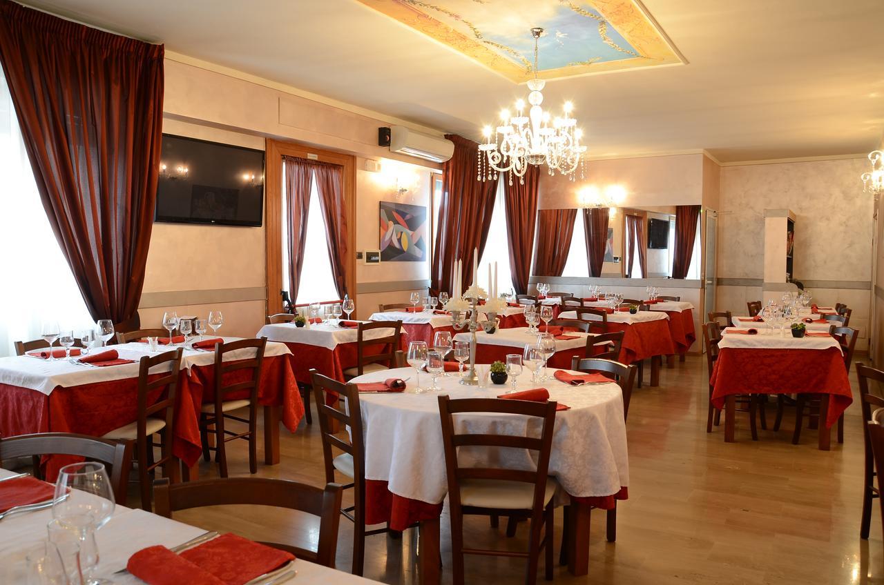Hotel La Fenice Chiari Exteriér fotografie